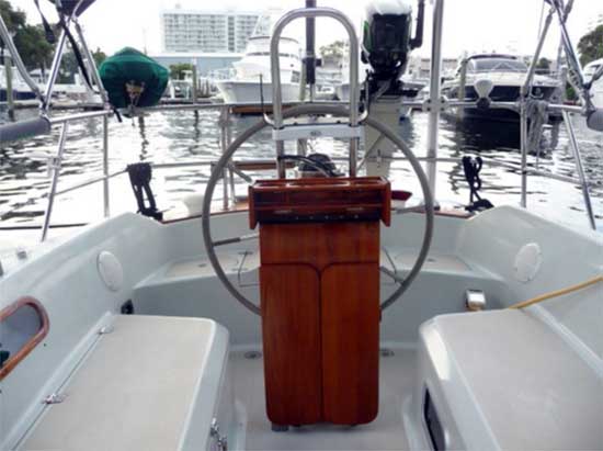 Ericson Yachts 35 for sale Cockpit